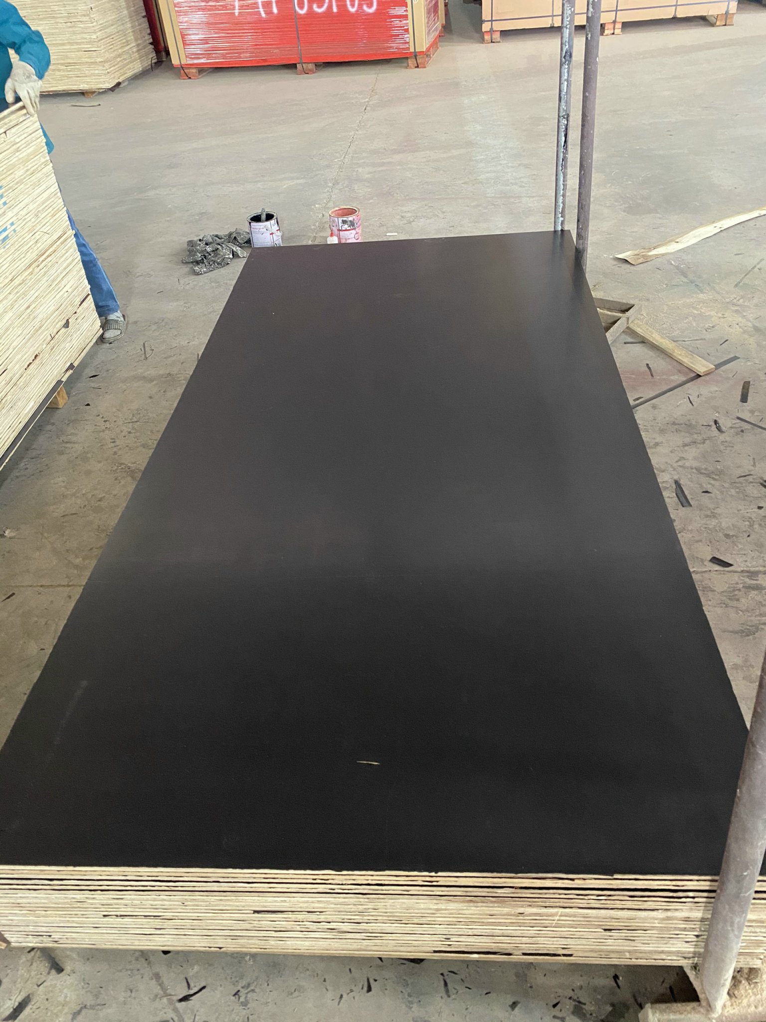 single-film-faced-plywood